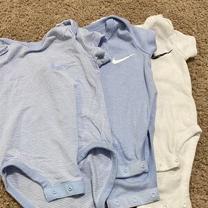 Size 3mo Nike Light Blue and White Baby Bodysuit Trio